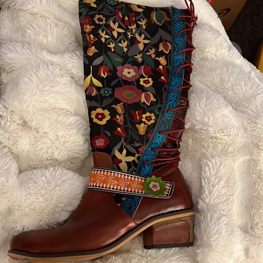 Soffia Brown Leather Floral Brocade Fabric Lace Up boots size 10 like new